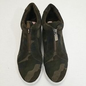 BLONDO Waterproof Sneakers Camo Green Glenda Wedge Suede Women's size 8.5